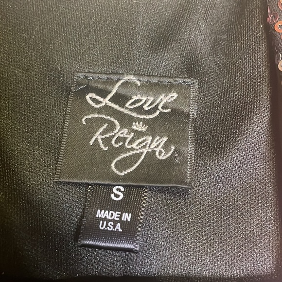 LOVE REIGN - NWT Ombré Metallic gold, rose gold and Silver Sequin, V-neck dress - Picture 9 of 12